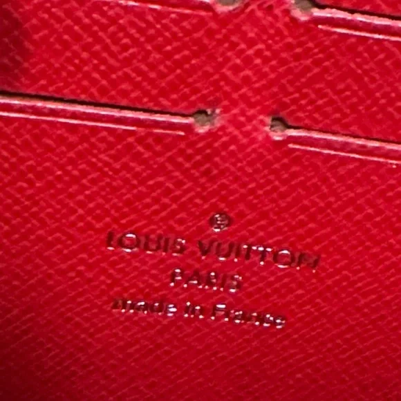 Louis Vuitton Epi Leather Zippy - Picture 11 of 12